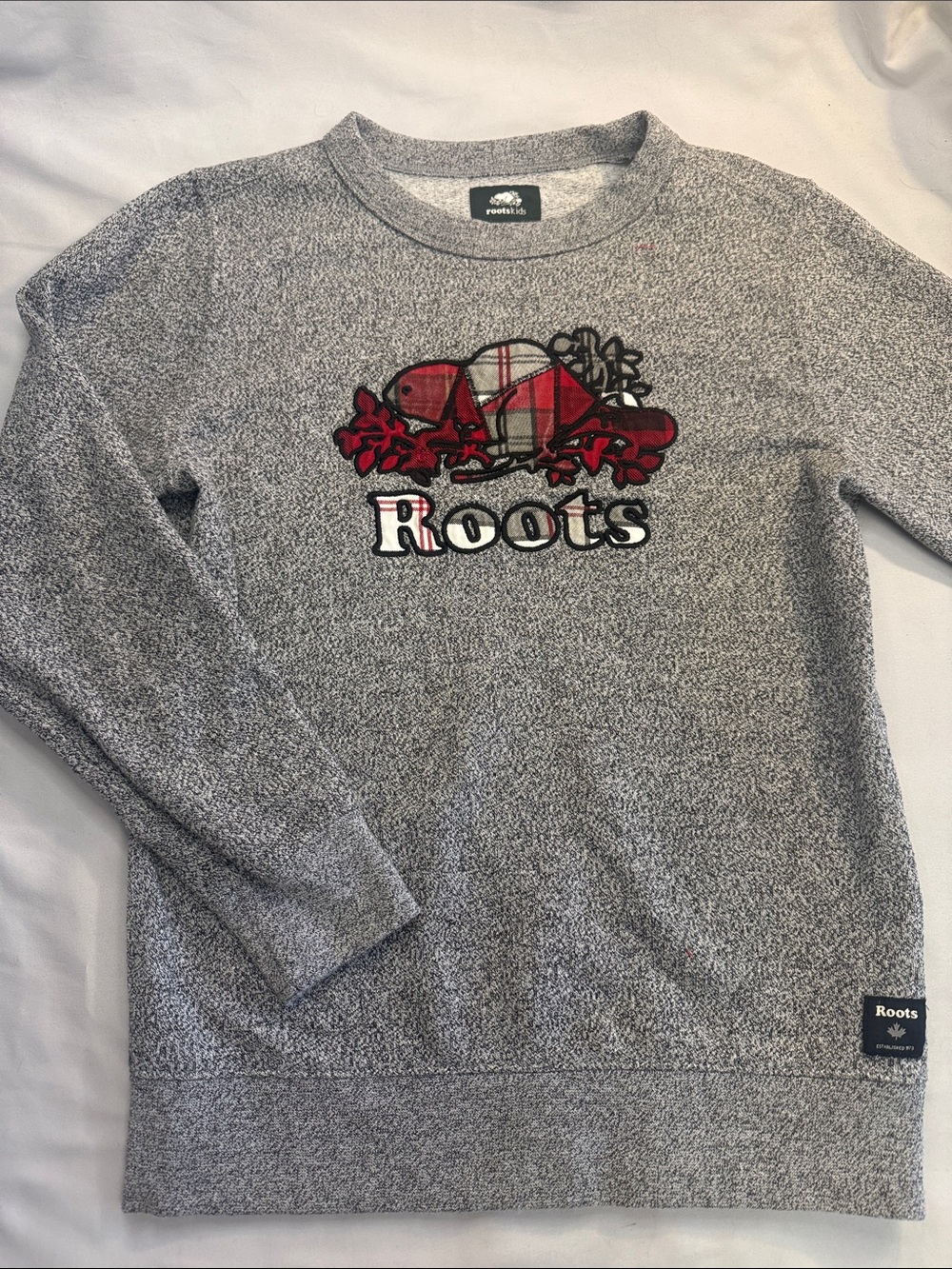 Roots Grey Crewneck Sweatshirt with Red Plaid Beaver Logo. Size medium 11-12 y